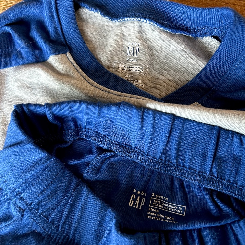 Lot of Baby Gap Pajama sets, 3T - Picture 6 of 7